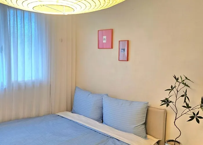 3 Minutes From Station I Early Check-in I Free Luggage Storage *